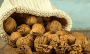 akhrot Calorie | walnut giri